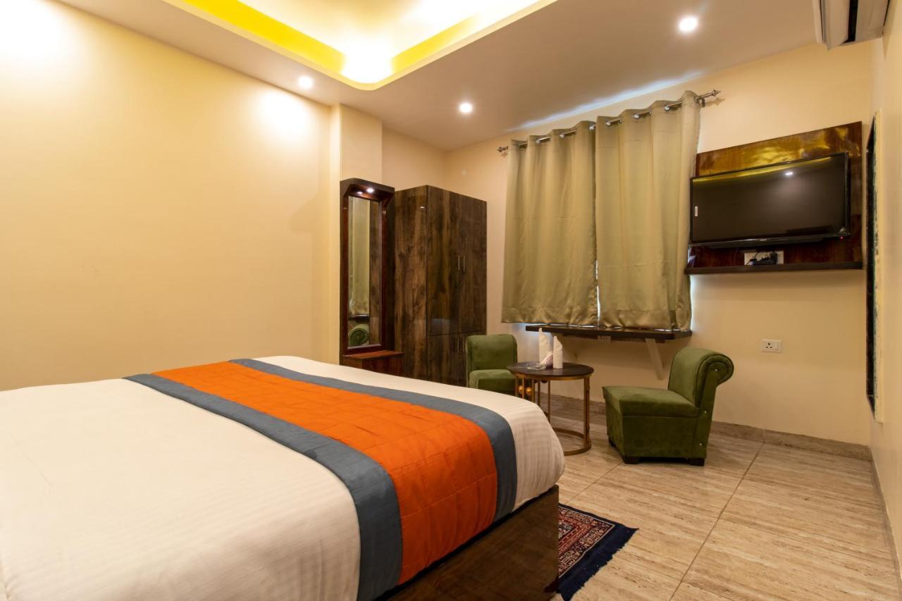 Airport Hotel Dev Residency - Mahipalpur New Delhi Eksteriør bilde